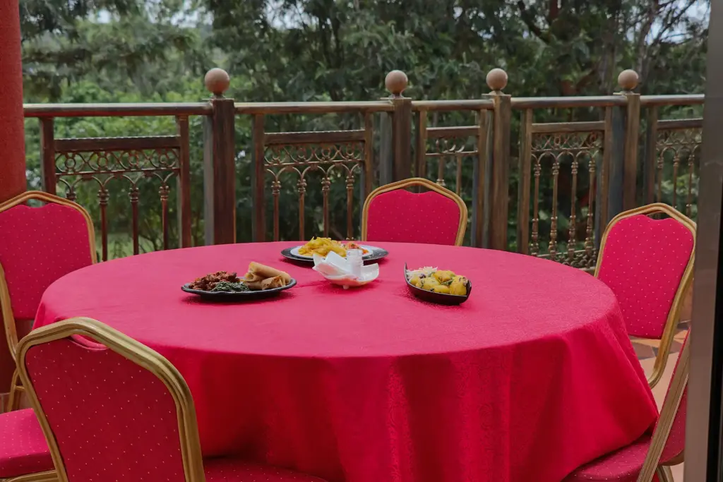 Casa Kalimbini Dining Table